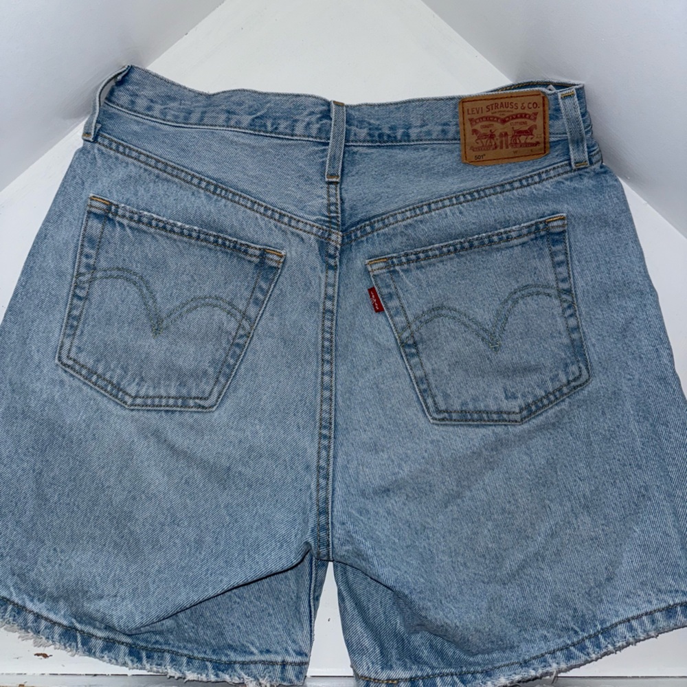 LEVI 501 Mid Thigh